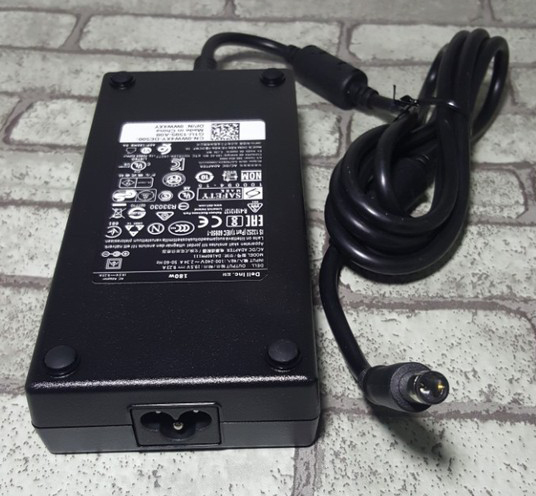sac-adapter-laptop-Dell-19.5V-9.23A-slim-chinh-hang-daiphatloc.vn1