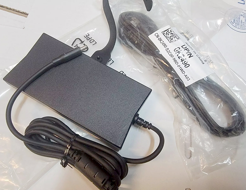 sac-Adapter-Laptop-Dell-19.5V-6.7A-130W-dau-kim-4.5x3.0mm-chinh-hang-daiphatloc.vn