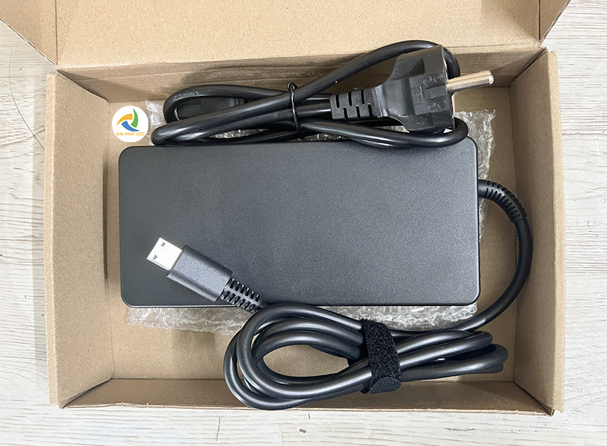 sac-Adapter-Laptop-MSI-19.5V-16.9A-330W-dau-cam-usb-chinh-hang-daiphatloc.vn4