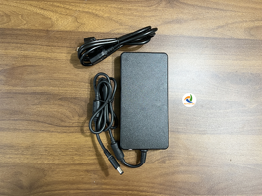 sac-adapter-laptop-Dell-Slim-chan-kim-to-19.5V-12.3A-240W-chinh-hang-daiphatloc.vn